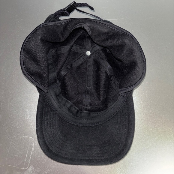 Supreme WINDSTOPPER® EARFLAP 6-PANEL - Picture 7 of 7